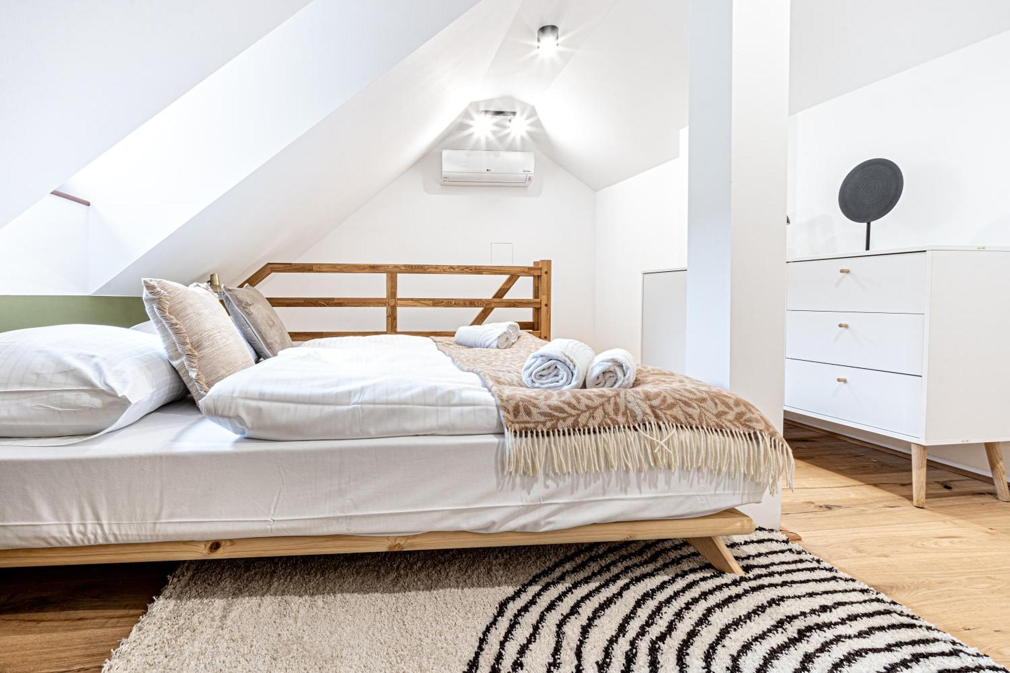 Beautifully Renovated At Lesser Town * Praga
