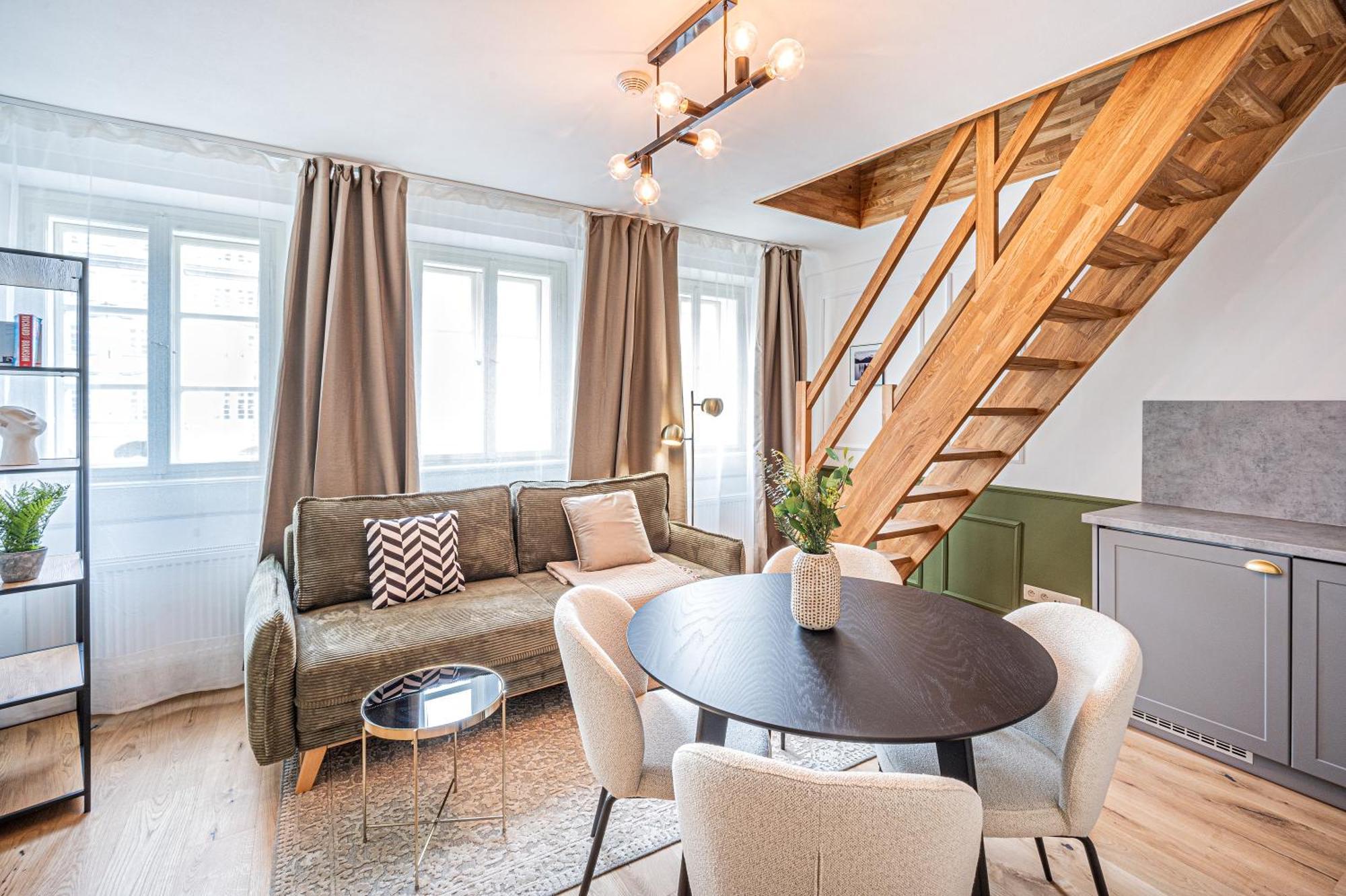 Beautifully Renovated At Lesser Town Apartamento