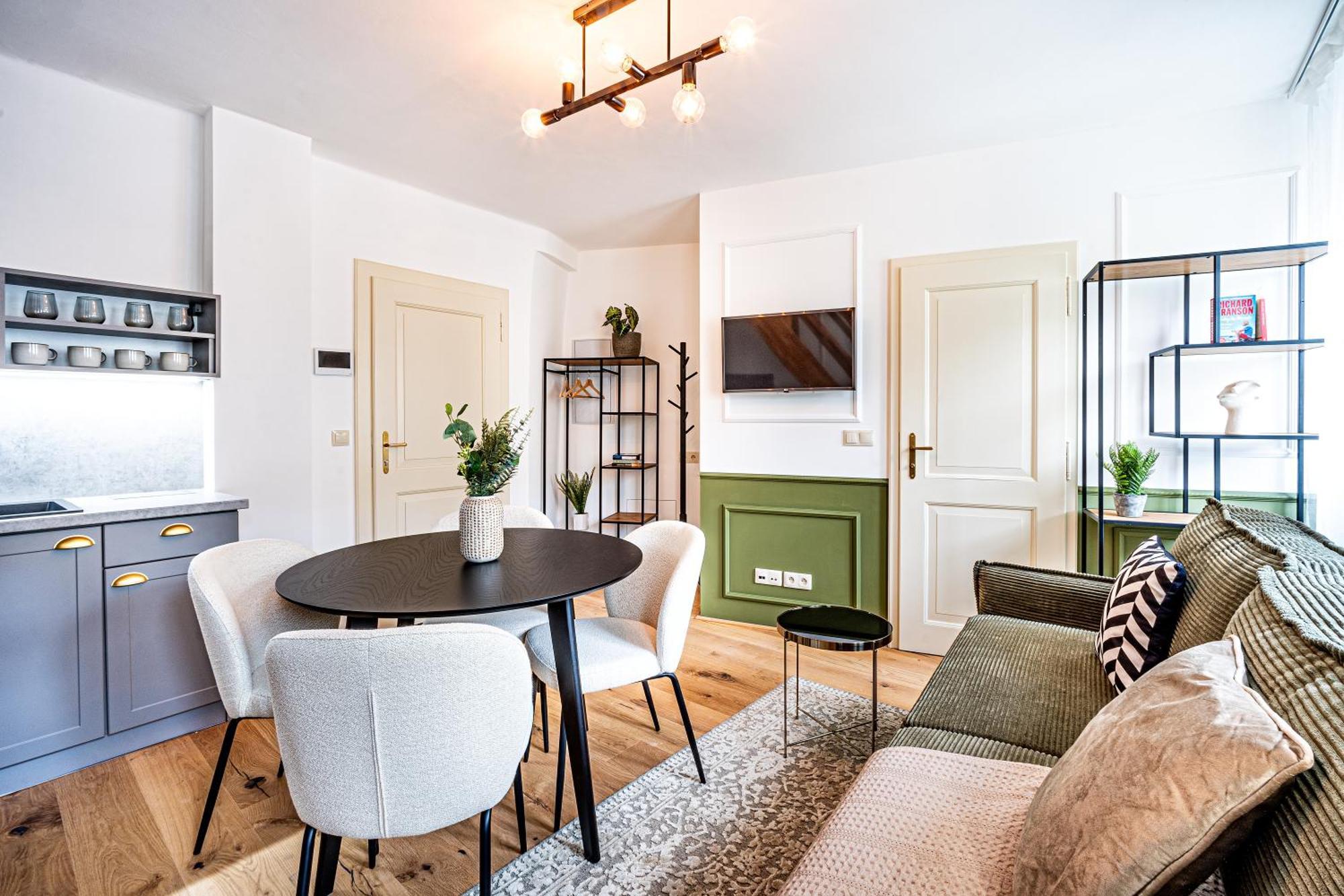 Apartamento Beautifully Renovated At Lesser Town