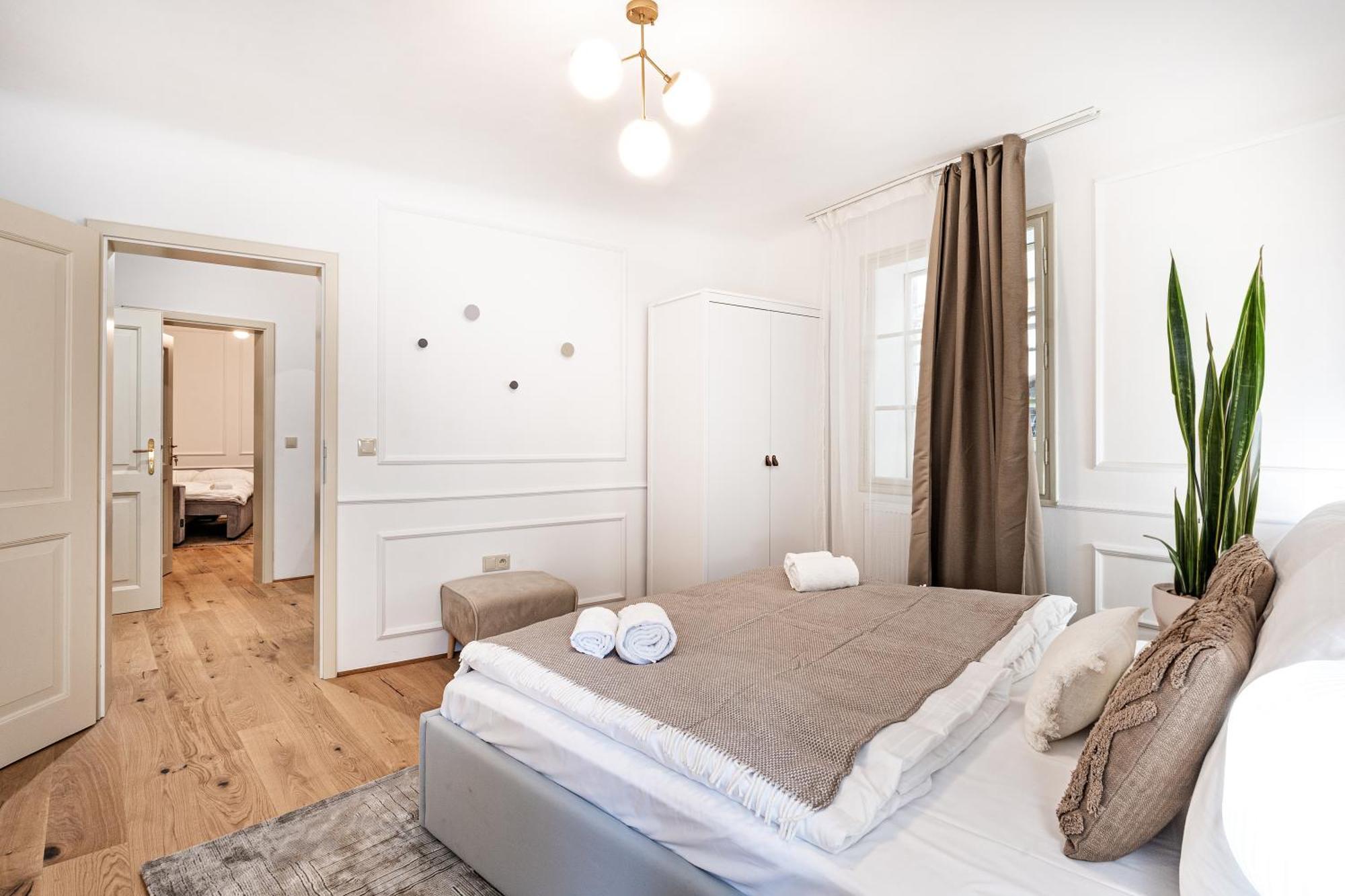 Apartamento Beautifully Renovated At Lesser Town