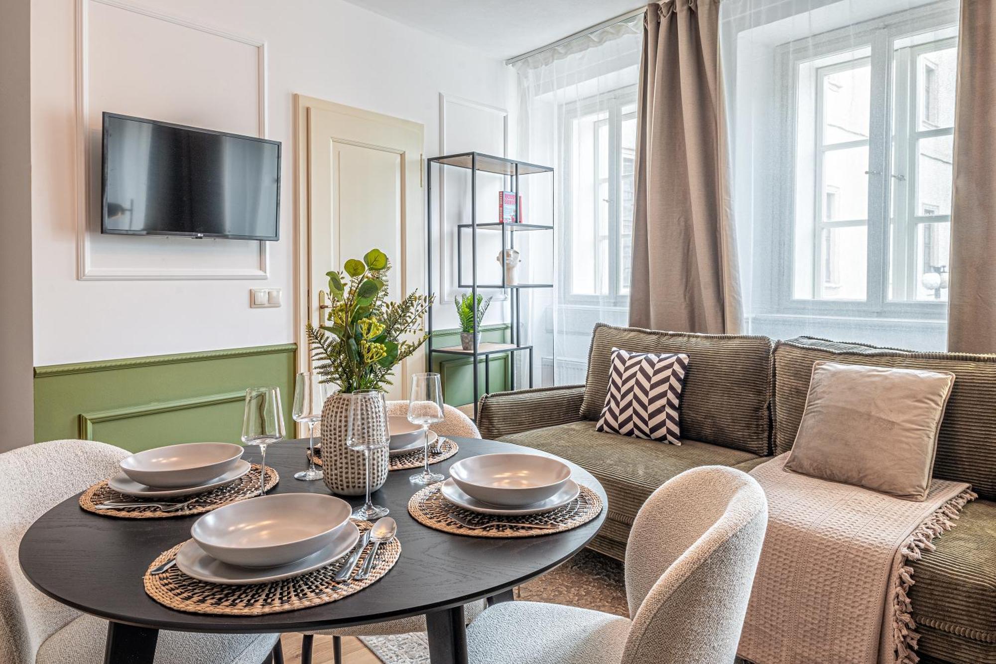 Apartamento Beautifully Renovated At Lesser Town