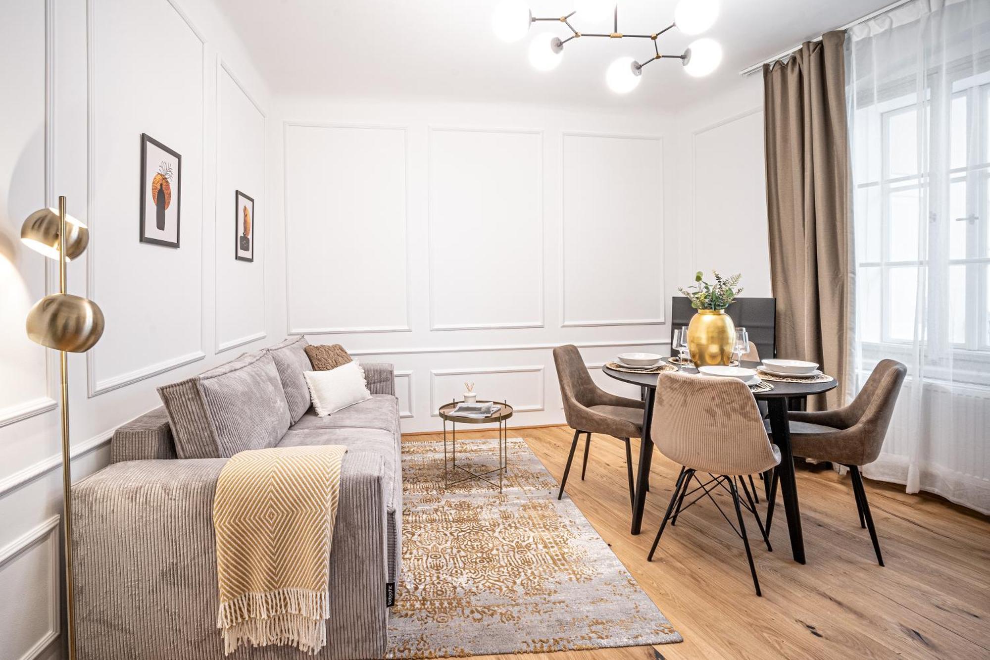 Apartamento Beautifully Renovated At Lesser Town *