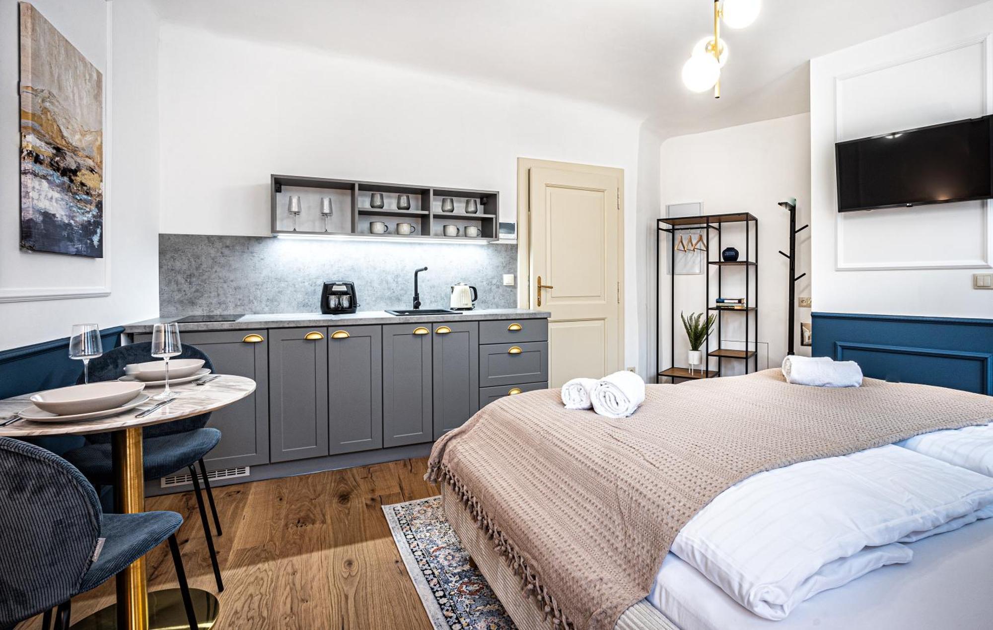 Apartamento Beautifully Renovated At Lesser Town *